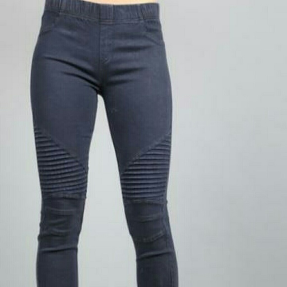 Beulah Style Denim - 🎉Famous Moto Jeggings.🎉.....